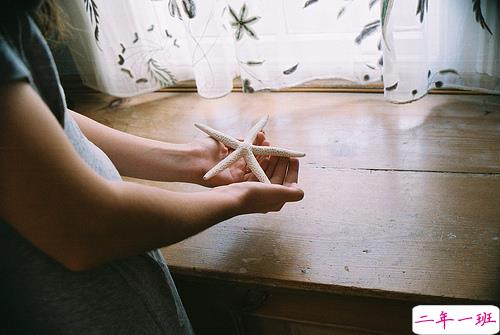 那些爱而不得的心酸和伤感图片句子 似曾已看过极光海洋和彩虹1