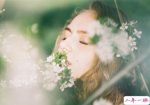 在你伤感难过时一下子戳中你内心的图片句子 时光怎么让爱笑的人哭了16