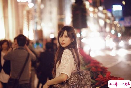 恋爱中那些甜蜜唯美又泛着心酸的句子带图 你说今晚月色真美11