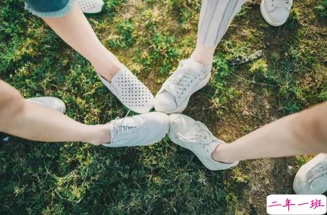 致闺蜜心情图片说说带字:感谢在最美的年华遇见你1