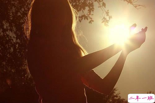 眼前人是心上人的关于感情的经典句子 一句话触动你内心的爱情句子大全2