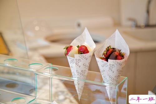 那些和青春夏天有关的唯美简单小清新图片句子 阳光倾落风雨都不舍13