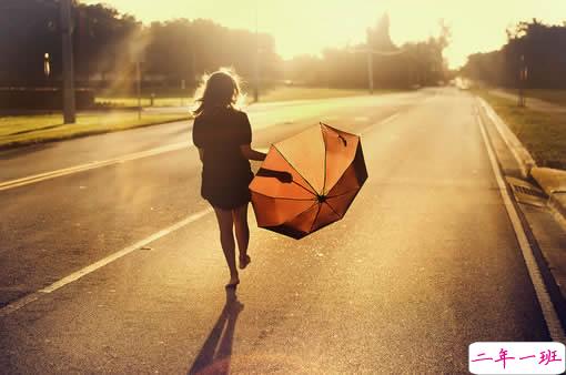 经典语录爱情美好短句打动人心 你是我想躲又想遇见的人1