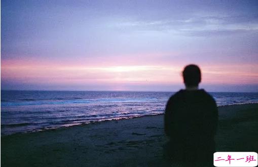 经典语录爱情美好短句打动人心 你是我想躲又想遇见的人2