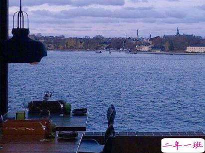 女生伤感句子心碎好听 你给的回忆只配忘记2