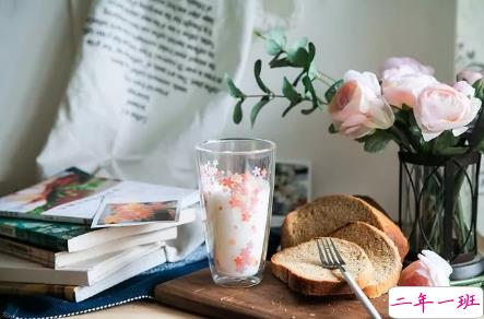 能让人瞬间就哭的句子带图片2018 坚强到令人心疼的短句配图11