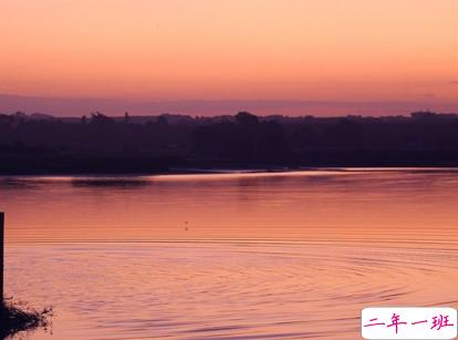 人生哲理句子简短精辟 你需要讨好的仅仅是你自己1