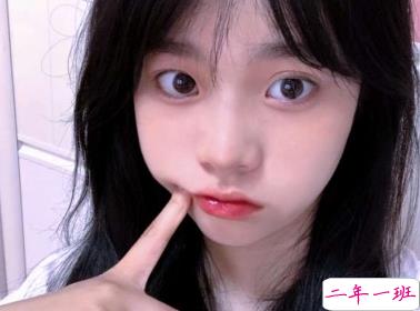 搞笑有趣的自拍文案 少见简短朋友圈美图配文2