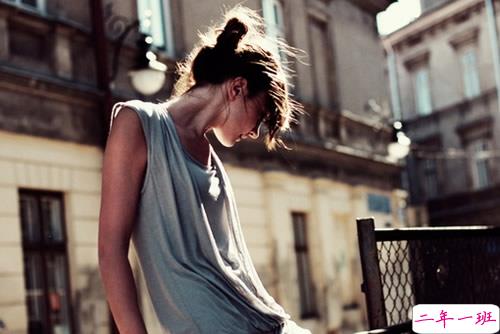 爱过的人都会懂的伤感说说 爱情让人感到疲惫难过的说说2