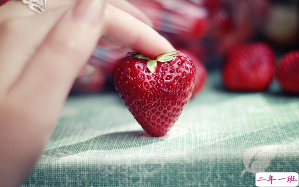 qq说说诗意大全唯美句子 你喜欢的那个人在何方1