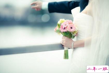 有诗意的话:注定会有某个人,让我们不得不爱