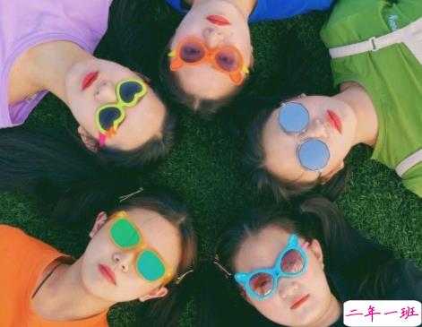 搞笑闺蜜说说大全霸气 闺蜜恶搞合照配文2