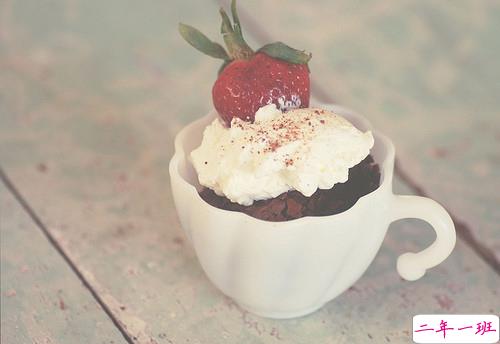 有哲理内涵的关于人生和现实的精辟说说 人要活的不清醒才能死的不将就1