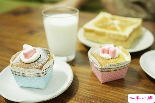 有哲理内涵的关于人生和现实的精辟说说 人要活的不清醒才能死的不将就2