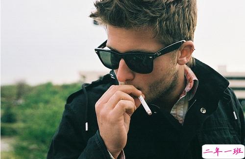 2018最新男生狂霸酷炫超拽说说 弱者是没有说话的资格的1