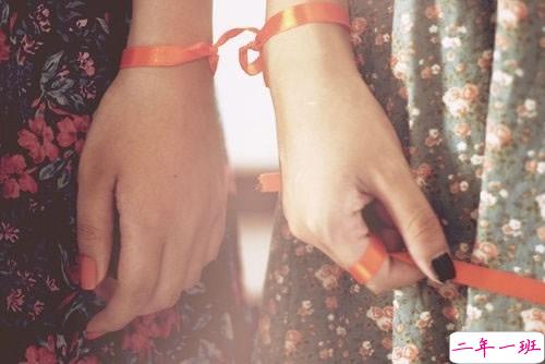 成熟优雅有哲理的女生说说 成长是一场孤军奋战的斗争3