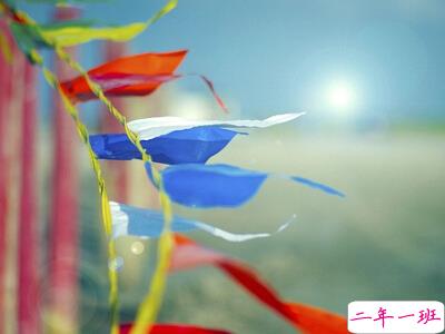 经典说说别人必赞:以前喜欢长得好看的,现在喜欢关系不乱的1