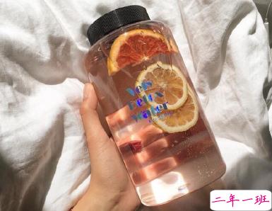 天气变冷感概冬天来临的文案 秋天陪你冬天也陪你1