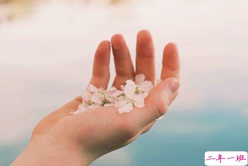 因为太用力的爱而感到伤感难过的伤感说说 爱到想哭的伤感说说1