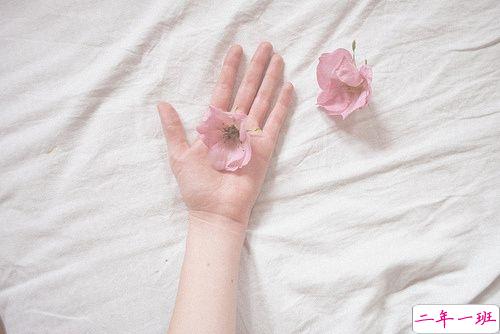 因为太用力的爱而感到伤感难过的伤感说说 爱到想哭的伤感说说2