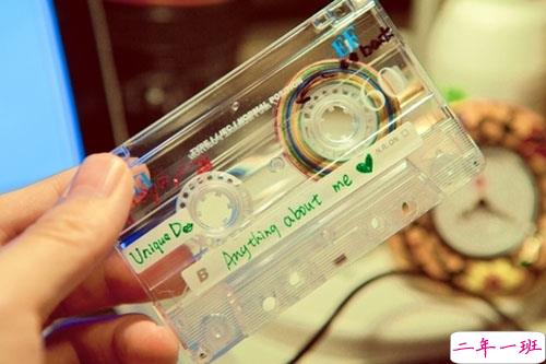 有点伤感和心酸的爱情说说 有一个早晨我扔掉了所有的昨天1