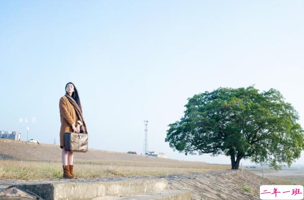 适合深夜发的说说孤独寂寞一个人 时间是一只藏在黑暗中的温柔的手2