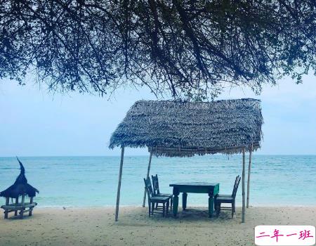 喜欢下雨天的心情说说精选2018 下雨天发朋友圈的唯美心情句子1