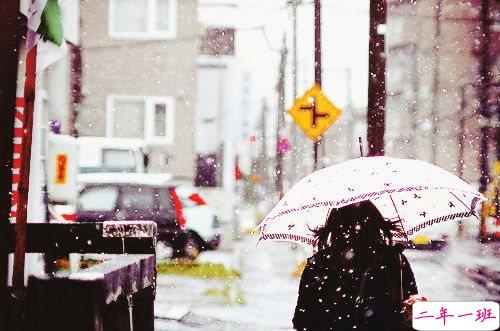 一个人深夜里脆弱的心情说说 很难过但是还是要咬牙坚持下去的心情说说2