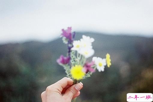 总是在一个人的时候怀念往事的说说 怀念青春年少时的心情说说1