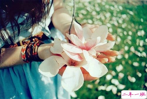 懂事的女孩最让人心疼的说说 只能自己一个人咬牙撑过去的心情说说2