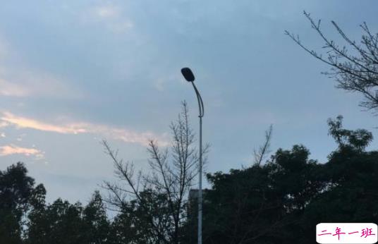 在下雨天感到沮丧的心情说说 请不要可怜我我梦中的爱人1