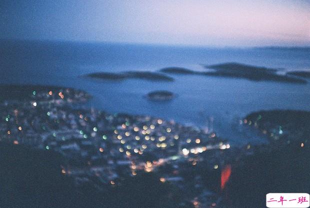 有点悲伤感到心累的说说 我以为我们之间所有的过往只是一场梦2