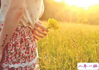 飞信心情短语:亲爱的过去,请别再拍我的肩膀,我不想再回头