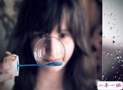 最新QQ心情:总会有这么一个人,让你想要温柔相待