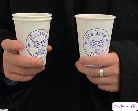 让人感同深受的伤感爱情文案 又丧又温柔的爱情短句1