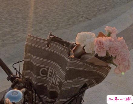 不开心的时候发的文案 表达自己不开心的句子20211