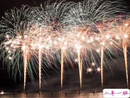 2022春节放烟花的开心句子 过年放烟花的唯美文案2