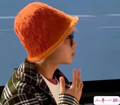 2022最新版甜甜的官宣恋爱文案带图片 两个成年人的重要决定5