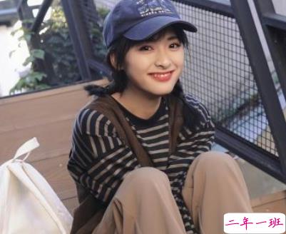 花式夸女朋友的自拍文案 即使是后脑勺也是惊人的美貌2