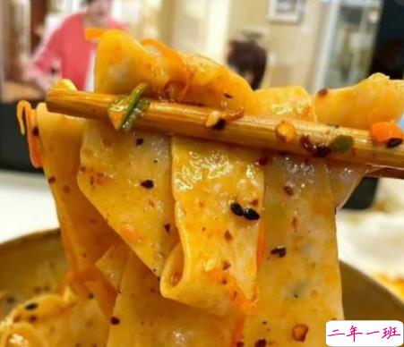 一个人也要好好吃饭的说说 一个人吃饭的仪式感句子2