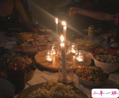 感悟爱情的句子伤感带图片 阴沉天空中有一小束照着你的阳光8