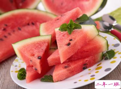 晒西瓜的句子简短带图片 夏天关于西瓜的说说5