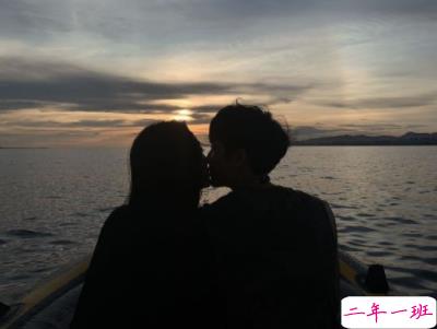 秀恩爱的句子简短带图片 抖音幸福秀恩爱说说13