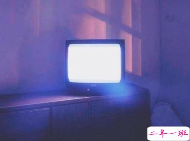 15条浪漫的诗意爱情句子 爱意却是脑海一闪而过的善意2