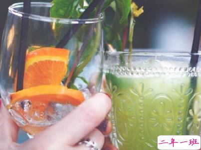 抖音喝酒文案带图片 闺蜜一起喝酒发圈的句子有趣6