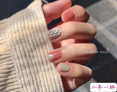 美甲怎么发朋友圈说说 晒美甲的说说简单个性带图片1