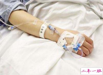 打吊针发朋友圈的说说带图片 打针输液的心情说说配图5