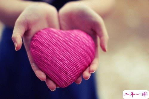 很真实的爱情感悟带图片 深有感触的经典爱情说说配图2