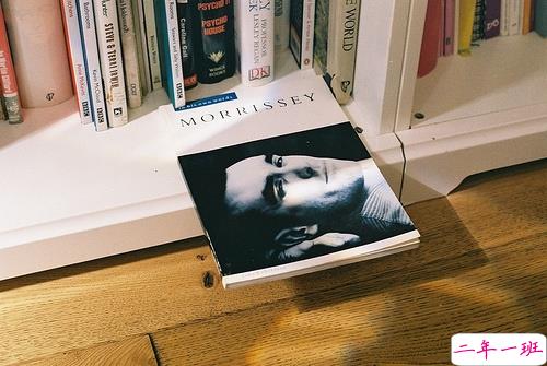 爱情破碎的悲伤说说带图片 让人痛苦的爱情说说配图7