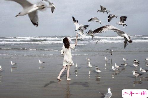 适合朋友圈发自拍的文案 女生发自拍的配文独特有趣11